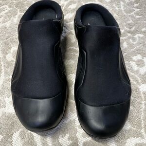 Nike Clogposite Black slip ons